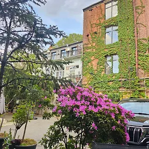Old Apartments1 Tiflis
